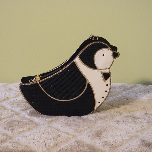 Dooney & Bourke, Kate Spade, Alexander Wang - Picture 3 of 7